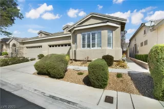 Photo #2: 2279230 Listing