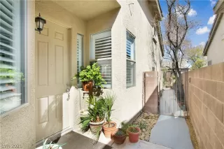 Photo #3: 2279230 Listing