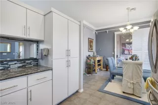 Photo #6: 2279230 Listing