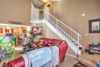 Photo #4: 2279270 Listing