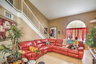 Photo #5: 2279270 Listing