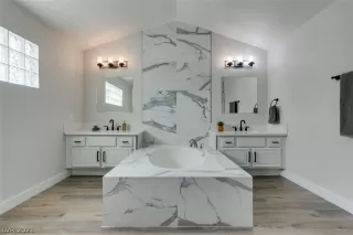 Photo #1: 2279276 Listing