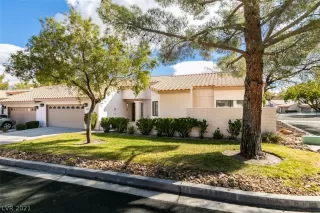 Photo #5: 2279276 Listing