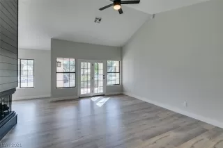 Photo #6: 2279276 Listing