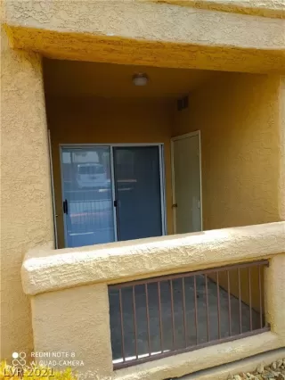 Photo #2: 2279302 Listing