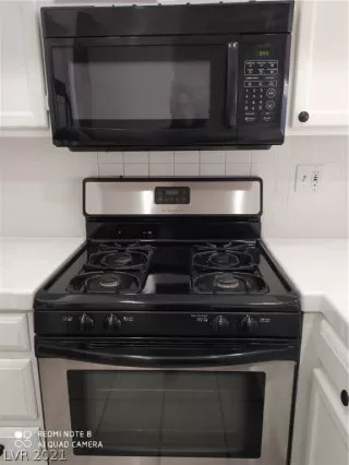 Photo #5: 2279302 Listing