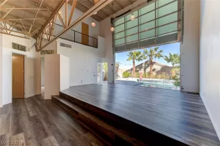 Photo #1: 2279315 Listing 