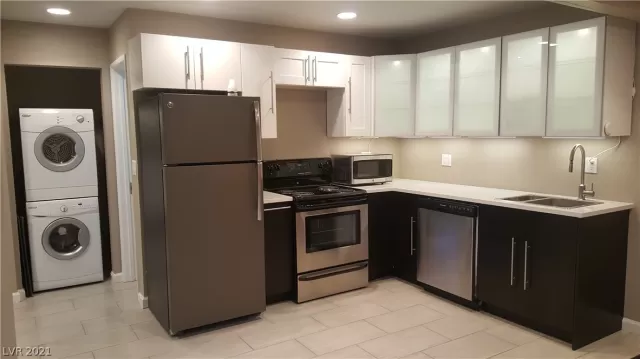 MLS: 2279318 Condo For Sale