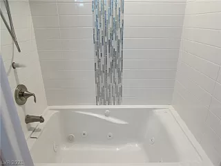 Photo #2: 2279318 Listing