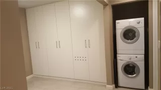 Photo #4: 2279318 Listing