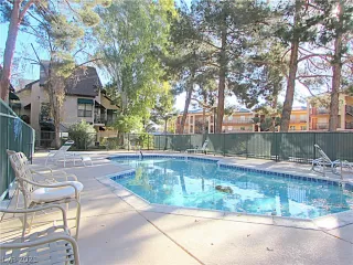 Photo #6: 2279318 Listing