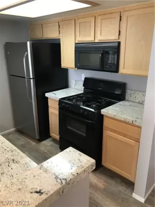 Photo #4: 2279324 Listing