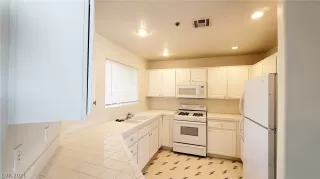 Photo #4: 2279363 Listing 