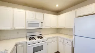 Photo #5: 2279363 Listing 