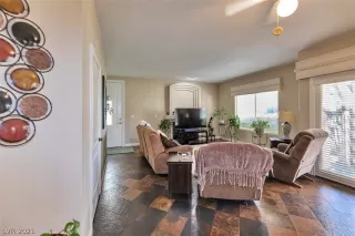 Photo #4: 2279388 Listing