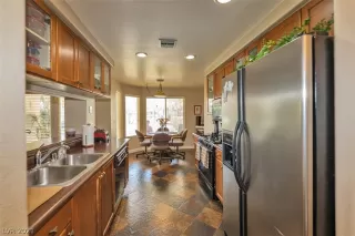 Photo #6: 2279388 Listing