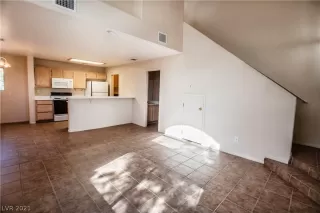 Photo #1: 2279389 Listing 