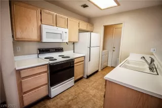 Photo #4: 2279389 Listing 