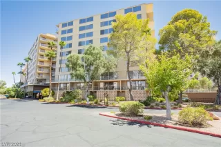 Photo #1: 2279445 Listing