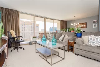 Photo #4: 2279445 Listing