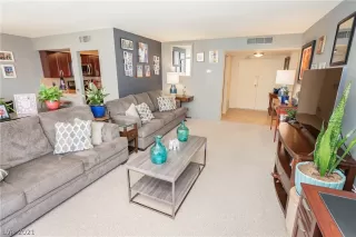 Photo #6: 2279445 Listing