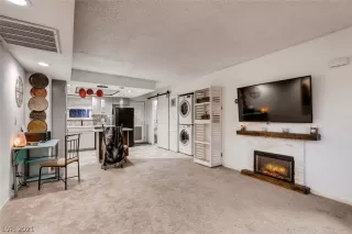 Photo #3: 2279462 Listing