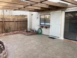 Photo #4: 2279506 Listing