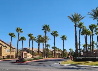 Photo #3: 2279515 Listing