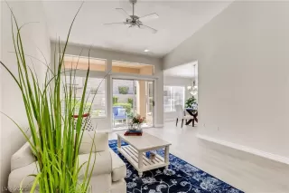 Photo #5: 2279553 Listing 