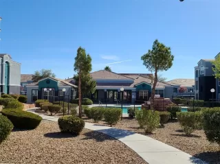 Photo #2: 2279557 Listing 