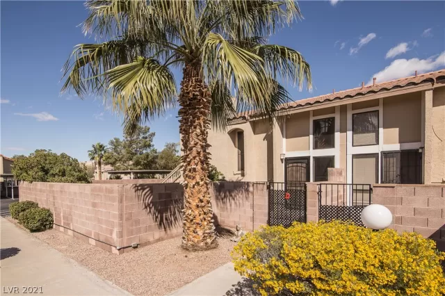 MLS: 2279580 Condo For Sale