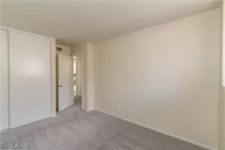 Photo #4: 2279580 Listing 