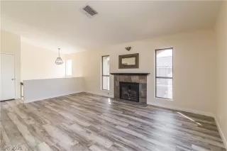 Photo #5: 2279580 Listing 