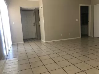 Photo #6: 2279609 Listing 