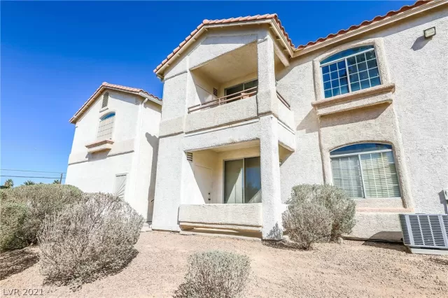 MLS: 2279647 Condo For Sale