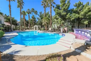 Photo #2: 2279647 Listing