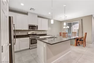 Photo #2: 2279693 Listing