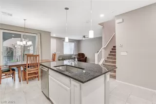 Photo #4: 2279693 Listing