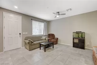 Photo #6: 2279693 Listing