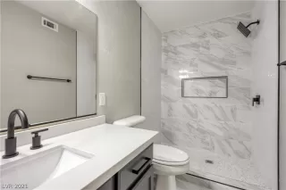 Photo #4: 2279702 Listing