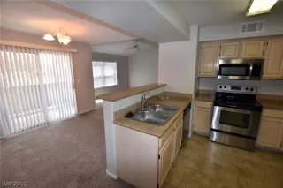 Photo #6: 2279713 Listing