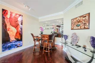 Photo #2: 2279727 Listing