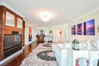 Photo #5: 2279727 Listing