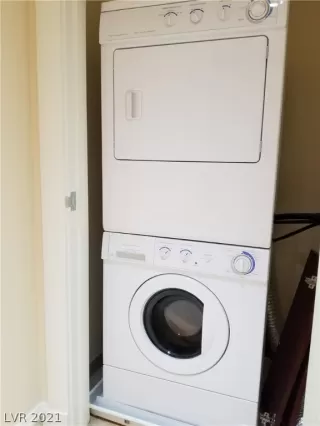 Photo #3: 2279730 Listing 