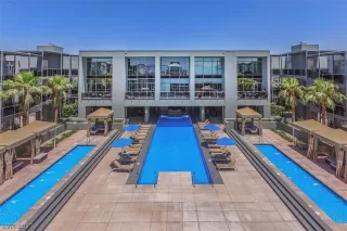 Photo #3: 2279748 Listing