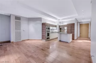 Photo #5: 2279756 Listing