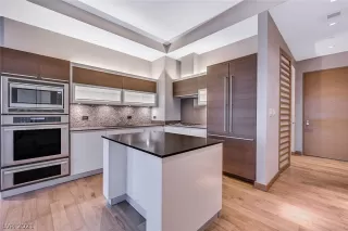 Photo #6: 2279756 Listing