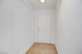 Photo #4: 2279800 Listing