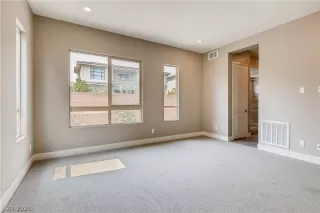 Photo #4: 2279802 Listing 