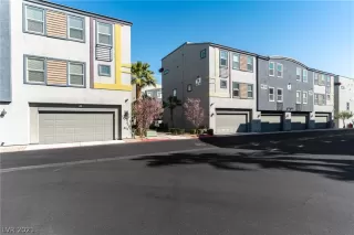 Photo #1: 2279812 Listing